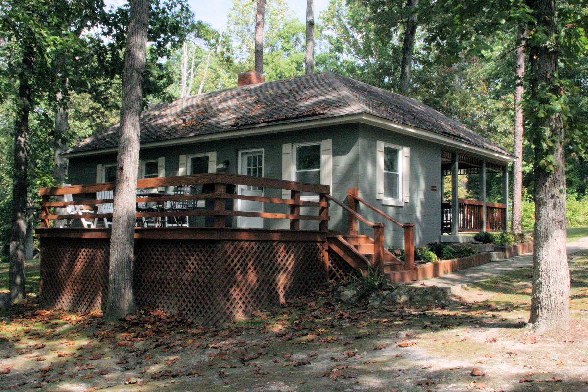 Twin Lakes State Park Cabin